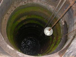 1200px-Traditional_Well-Kerala.jpg