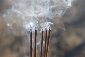 smoke19433981280 incense.jpg